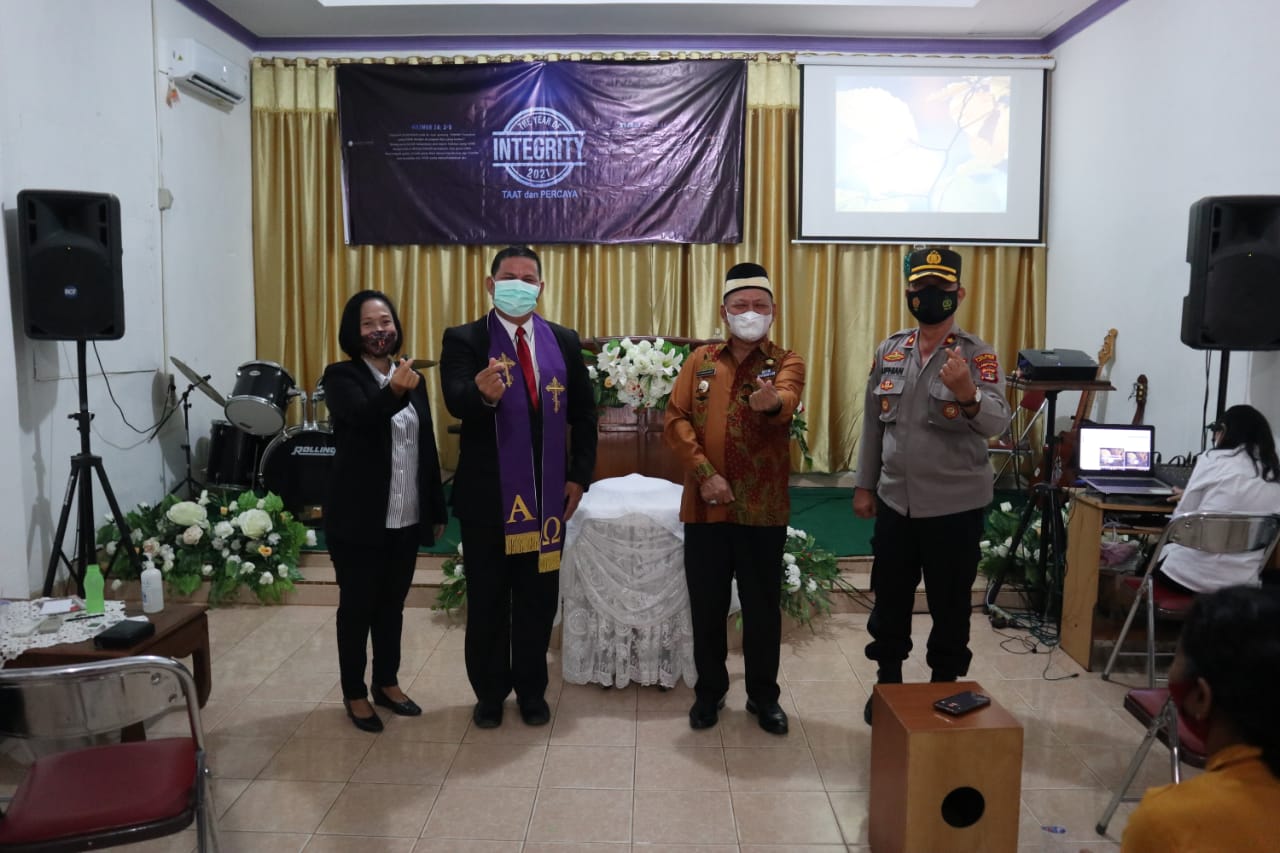 Bupati Lampung Timur Kunjungi Gereja GBI Sukadana