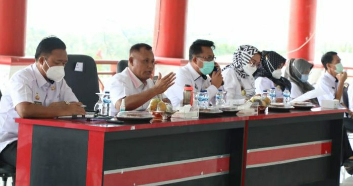 Sosialisasi, Bupati Nanang Beri Arahan Kepada Kades Terkait Penanganan Covid-19 Di Desa-Desa