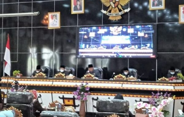 DPRD Kota Metro Gelar Paripurna Pandangan Fraksi-fraksi Atas Penyampaian LKPJ Wali Kota TA 2020.