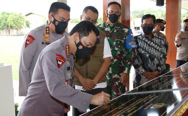 Kapolri Resmikan Sejumlah Fasilitas Di Gedung Mapolda NTB