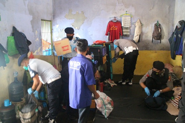 Peringati Hari Bakti Pemasyarakatan Ke-57, Rutan Kelas IIB Menggala Gelar Razia Kamar WBP