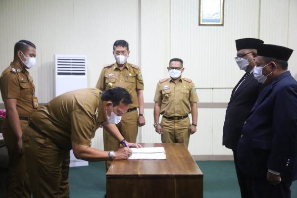 Azwar Hadi Hadiri Pelantikan Pejabat Fungsional Di Lingkungan Pemkab Lampung Timur