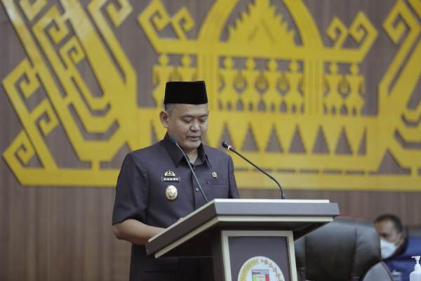 Wakil Bupati Pringsewu Fauzi Sampaikan LKPJ Bupati Pringsewu 2020