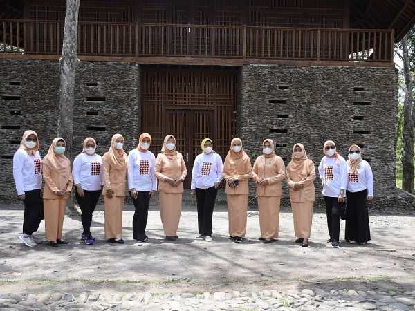 Ketua Dharma Wanita Persatuan Tubaba Sambut Kunker Ketua DWP Provinsi Lampung