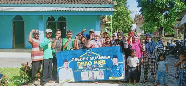 Jelang Bulan Suci Ramadhan, PAC PKB Bersihkan Musholla