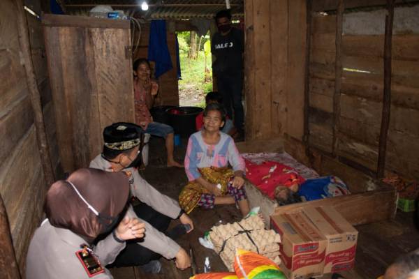 Polres Muba Berbagi Kasih Dengan Sesama Di Bulan Suci