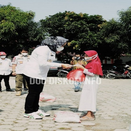 Bupati Winarti Berikan Santunan Kepada Anak Yatim