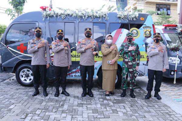 Kapolda Sumsel Launching Mobile Vaksinasi Covid-19 Dan Berikan Paket Lebaran