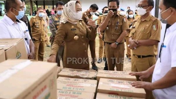 Bupati Winarti Pastikan Penyaluran 1600 Paket Sembako