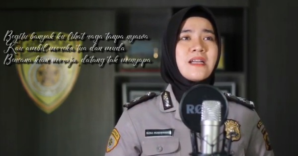 Polwan Cantik Asal Sumsel Cover Lagu Milik Sabyan, Suaranya Bikin Merinding