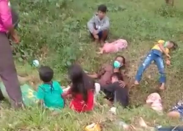 Pulang dari Pantai Pic-up Grand Max Asal Lampung Timur Terjungkal Penumpang Terpental Lima Tewas di Lokasi kejadian