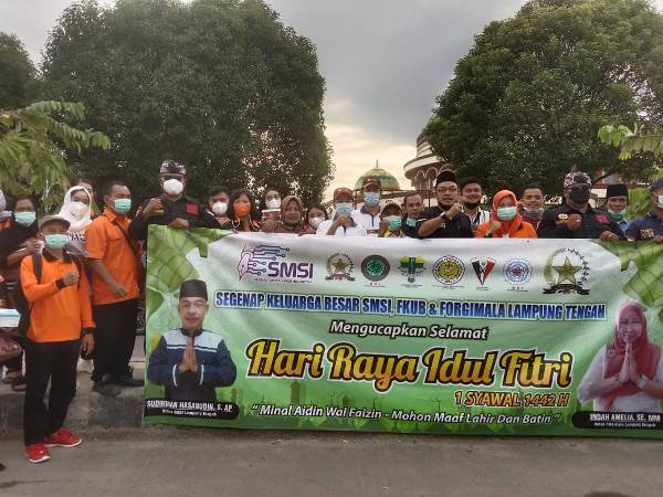 SMSI Lamteng Bersama Forgimala Bagikan 1250 Takjil Di Beberapa Titik