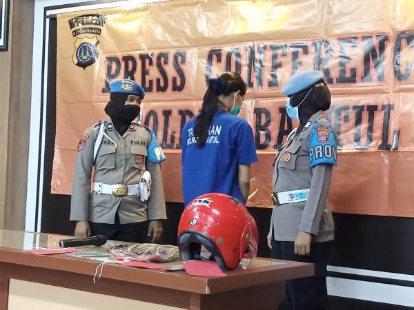 Kecewa Tidak Dinikahi, Kapster Salon Nekat Kirim Sate Beracun Sianida ke Pelanggannya