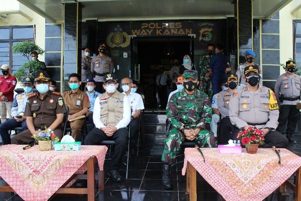 Bupati Way Kanan Pimpin Apel Gelar Pasukan Operasi Ketupat Krakatau Tahun 2021