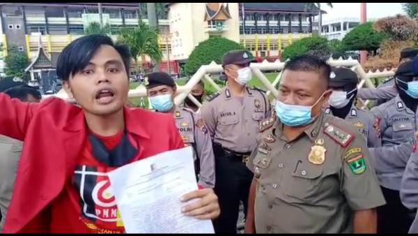 Unjuk Rasa PMM Minta Gubernur Dan Kapolda Tidak Lindungi Terduga Korupsi Anggaran Covid-19