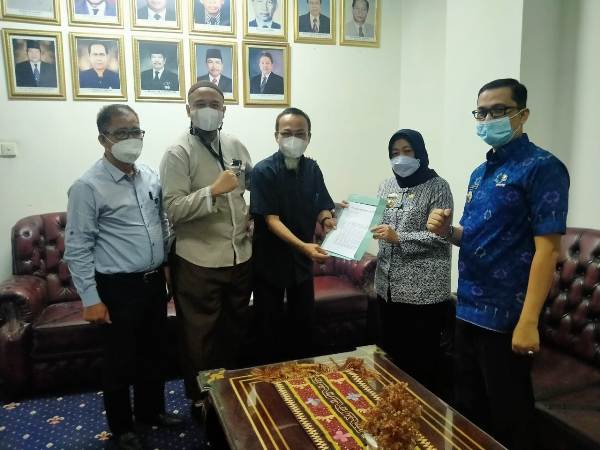 Forum Suara Masyarakat Lampung Cinta Kebenaran Serahkan Petisi Untuk Gubernur Arinal