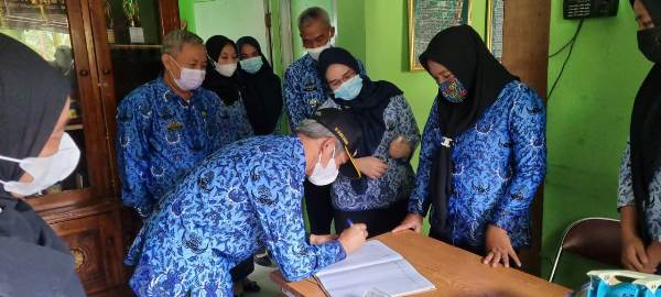 Hari Pertama Kerja Pasca Libur Lebaran, Bupati Pringsewu Sidak OPD