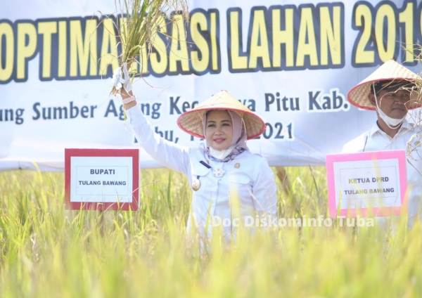 Bupati Winarti Hadiri Panen Raya Dan Launching KPB