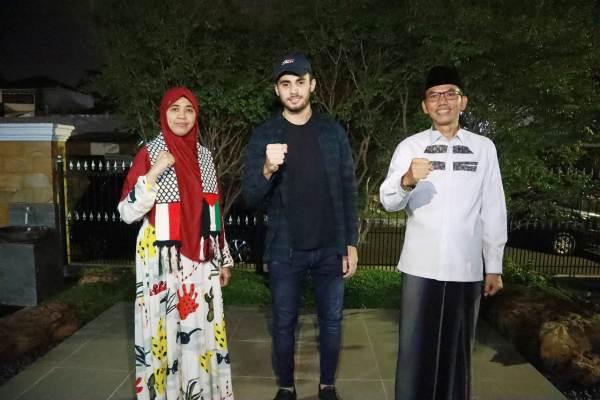 Ade Utami Silaturahmi Temui Mahasiswa Palestina di Lampung
