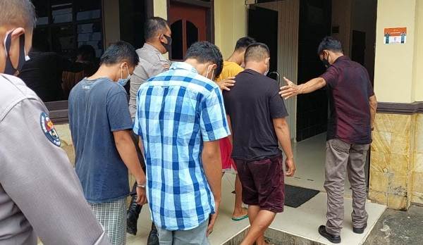Tekab 308 Polres Tanggamus Tangkap Komplotan Pelaku Penodongan Yang Viral di Pantai Limau