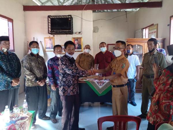 Azhari Siha Resmi Tinggalkan Desa Tanjung Kerta Dan Digantikan Fathillah