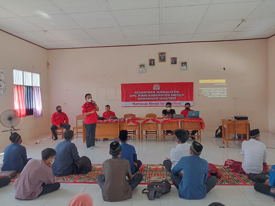 Kedua Kalinya, PWRI Mesuji Adakan Pesantren Jurnalistik di SMK Negeri 1 Tanjung Raya