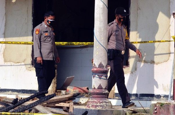 Pembakaran Polsek Candipuro Juga di Picu Rendah Kepercayaan Masyarakat Pada Pemda?