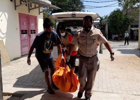 Mayat Pria Anonim Ditemukan Membusuk Dalam Sumur Warga di Kalianda