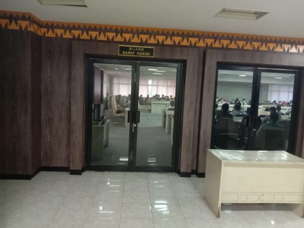 Pansus LKPJ dan Pejabat Pemprov Lampung Rapat Tertutup Kerahkan Aparat Keamanan Jaga Pintu Masuk