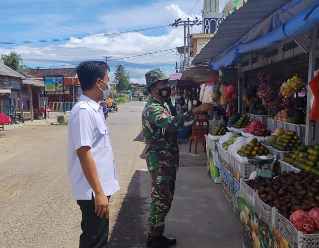 Sambangi Pasar Tradisional, Kades Gunung Sari Pesawaran Minta Para Pedagang Patuhi Protokol Kesehatan