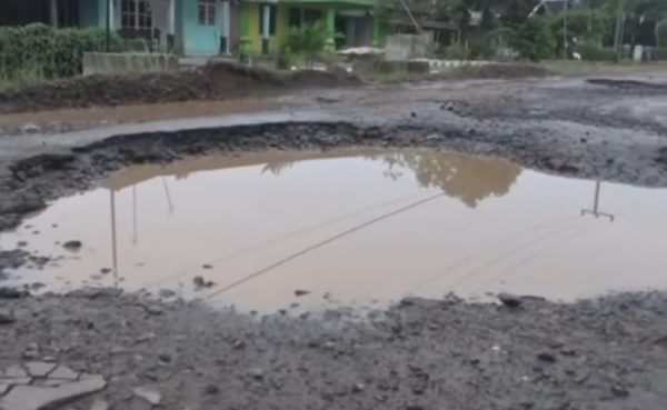 Warga Desa Raman Aji Raman Utara Rindukan Perbaikan Jalan