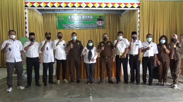Kejari Tanggamus Manfaatkan WA Untuk Pelayanan Hukum Berbasis Online