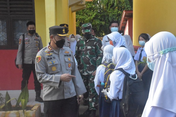 Kapolres Bersama Dandim 0410/Muba Tinjau Pelaksanaan Ujian Akhir Sekolah Tatap Muka