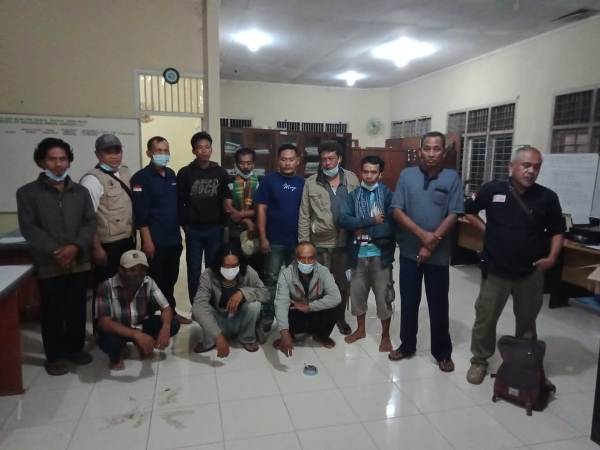 KPH Way Pisang Diduga Lepas Puluhan Pelaku Illegal Longging Hutan Register