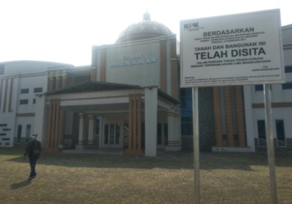 KPK Sita Rumah Dan Lahan Termasuk GSG Mandala Alam Milik Agung Ilmu Mangku Negara
