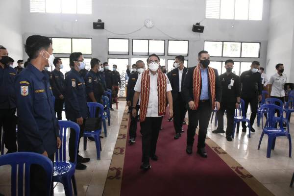 Bupati Raden Adipati Surya Hadiri Pelantikan Pengurus Karang Taruna Kabupaten Way