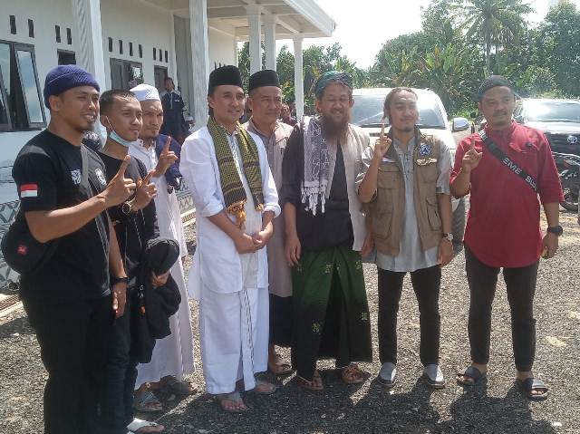 Wakil Bupati Tuba Letakkan Batu Pertama Pembangunan Ponpes Cabang Al-Fatah Tomboro