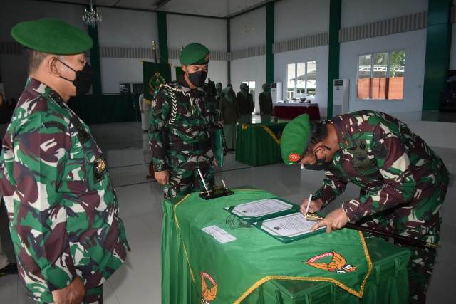 Danrem 043/Gatam Pimpin Penyerahan Tugas dan Tanggungjawab Jabatan Kasrem