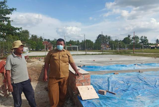 Desa Mukti Karya Mulai Bangun Lapangn Voli Dengan DD Tahun 2021
