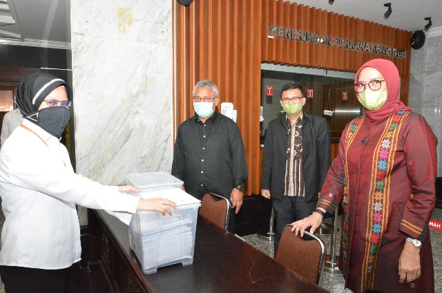 Arief Budiman Dan Evi Novida Manik Ginting Ajukan Permohonan Pengujian UU Pemilu