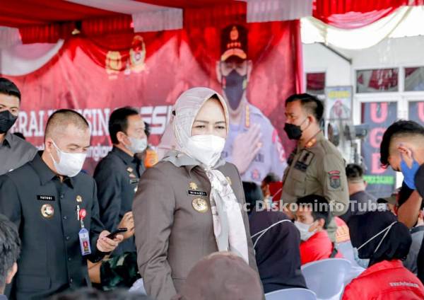 Bupati Winarti Tinjau Pelaksanaan Vaksinasi Di Puskesmas Tulang Bawang 1