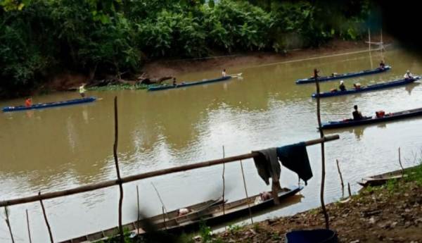 Nelayan Tradisional Sungai Way Kiri dan Way Kanan Tulang Bawang Barat Keluhkan Maraknya Ilegal Fishing Strum Ikan