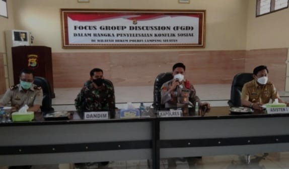 Terkait Konflik Lahan Warga dan Ormas GML, Kapolres Lamsel Pimpin Rembuk PekonÂ