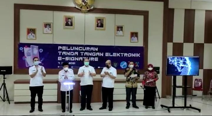 Inovasi di Era 4.0, Bupati Saply TH Luncurkan Aplikasi Tanda Tangan Elektronik
