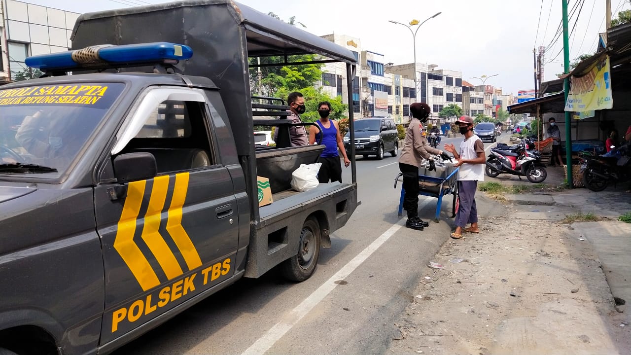 Polsek Teluk Betung Selatan Rutin Berbagi Dalam Program Jum’at Berkah