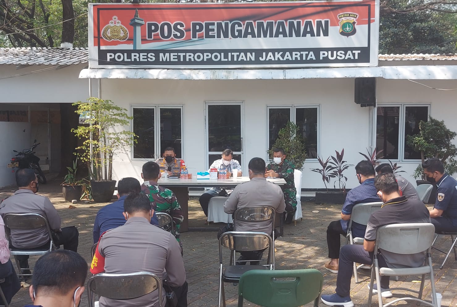 Antisipasi Kerumunan Pemotongan Qurban, Polres Jakarta Pusat Rakor Bersama Walikota dan Dandim di Halaman Posko Monas
