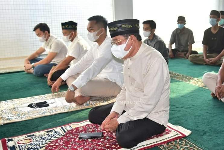 Lebaran Idul Adha 1442 H, Bupati Saply Sholat Ied di Rumah Dinas