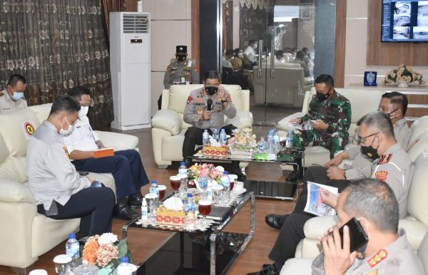 Bandar Lampung dan Kota Metro PPKM, Kapolda dan Danrem Siapkan Personel 24 Jam