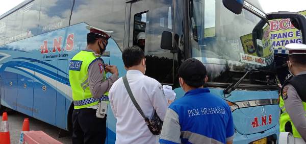Polres Mesuji Perketat Pengecekan Kendaraan Di Pos Check Point Gerbang Tol Simpang Pematang