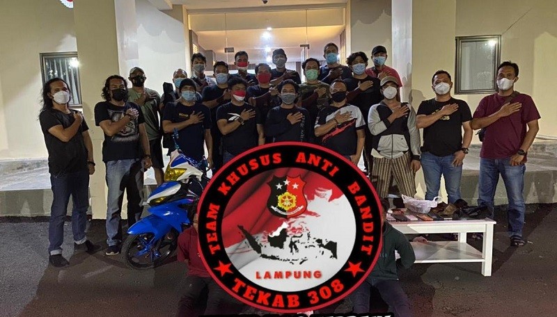 Tim Gabungan Tekab 308 Polda Lampung Tembak Pelaku Pembunuhan Wanita Open BO di Kamar Kontrakan